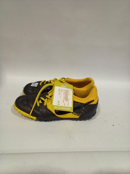 Used Nike Senior 6.5 Indoor Soccer Turf Shoes 11847-S000012120