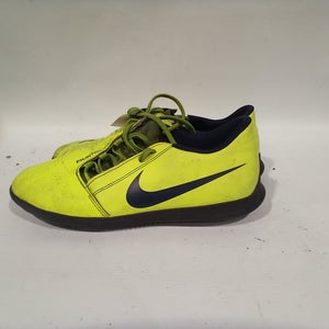 Used Nike Senior 7.5 Indoor Soccer Indoor Cleats 11847-S000012122