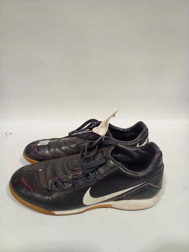 Used Nike Senior 7.5 Indoor Soccer Indoor Cleats