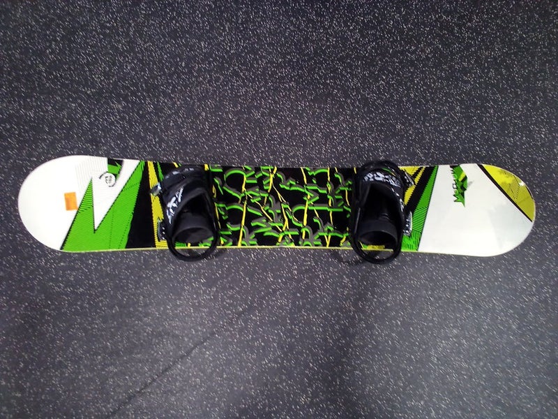 Used Morrow Clutch Series 152 Cm Men's Snowboard Combo