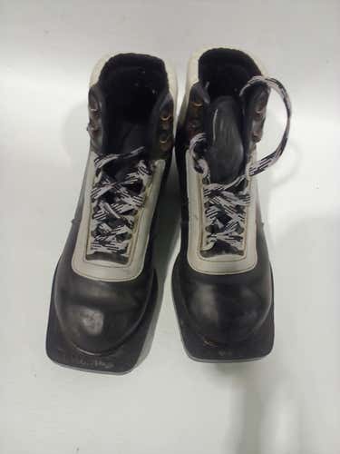 Used Yt-10 Boys' Cross Country Ski Boots