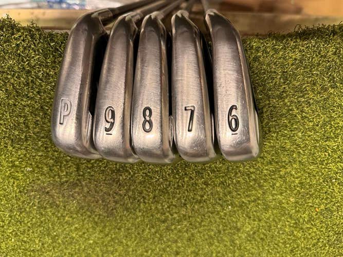 Titleist 714 AP1 6-PW Iron Set, Accra i60 Senior Flex, RH