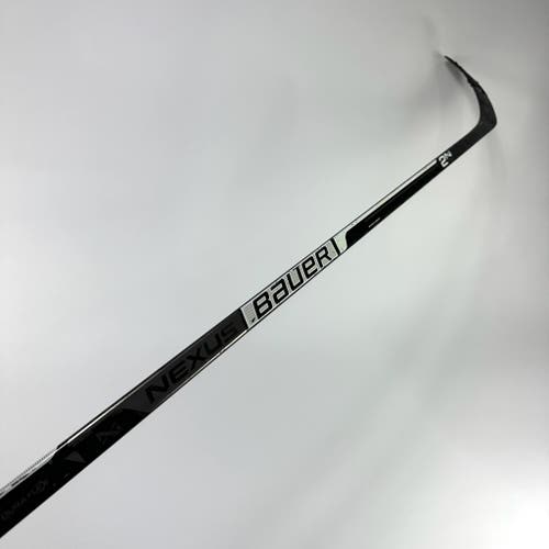 Used Right White Bauer Nexus 2N Pro | P92 Curve 82 Flex Grip | K415