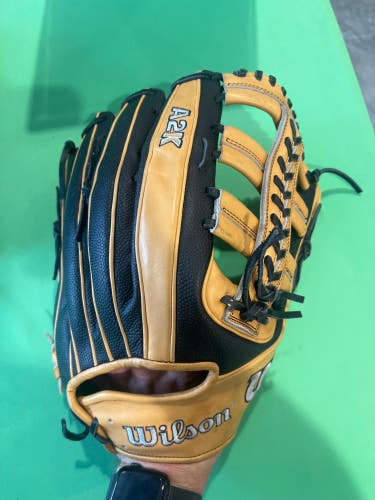 Like New Wilson A2K 1810 Superskin Right Hand Throw Outfield Baseball Glove 12.75"