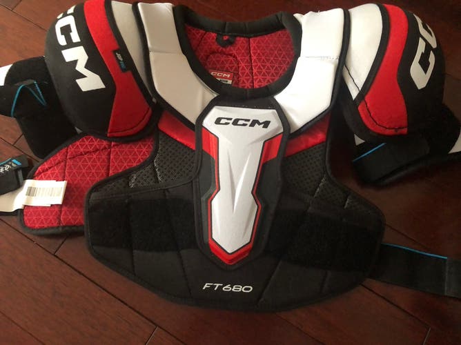 CCM Ice hockey shoulder pads jetspeed 680 senior