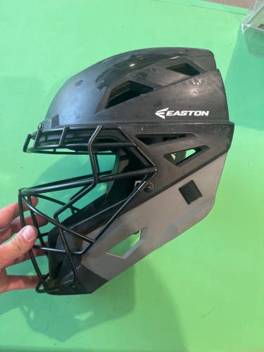 Used Adult Easton M10 Catcher's Mask (7-7 7/8)