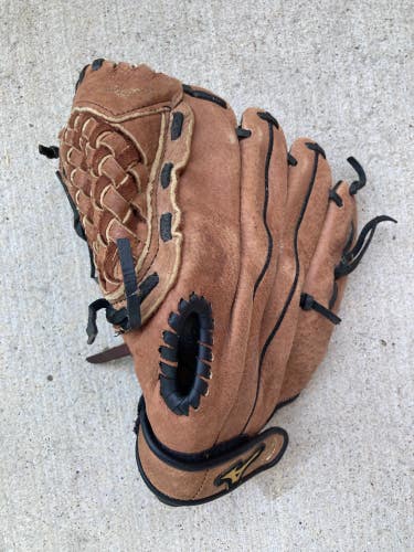 Used Mizuno Left Hand Throw Baseball Glove 11"