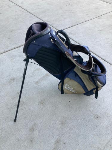 Blue Used Unisex Titleist Bag