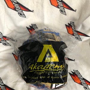 New Akadema Right Hand Throw Infield Baseball Glove 11.5"