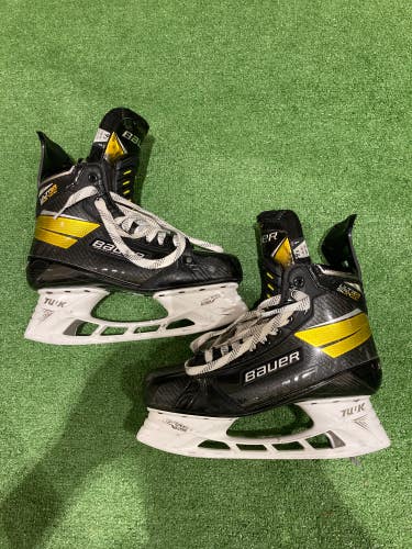 Used Senior Bauer Supreme UltraSonic Hockey Skates | Size 9.5