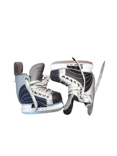 Used Canadien Youth 09.0 Ice Hockey Skates