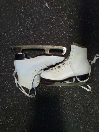 Used Dominion Senior 8 Women's Figure Skates