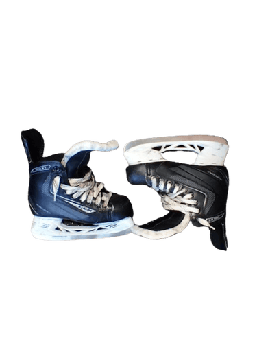 Used Ccm Ribcore Junior 02 Ice Hockey Skates