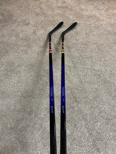 **NEW** Senior CCM Right Handed P28 RibCor Trigger 8 Pro Hockey Stick