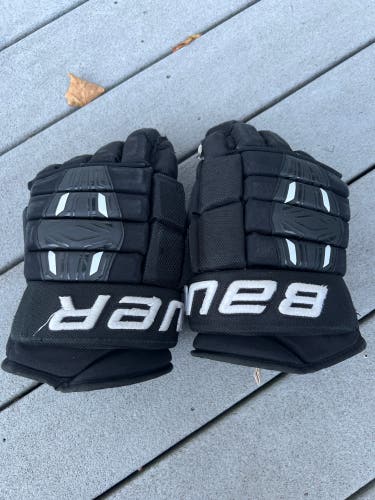 Bauer Pro Series Hockey Gloves