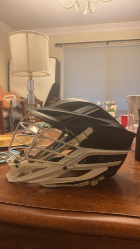 Black/White Cascade XRS Helmet