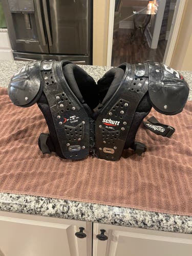 Adult XL Schutt Mid flex Shoulder Pads