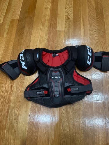 CCM shoulder pads FT370