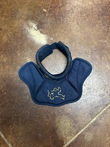 Hockey goalie neck protector