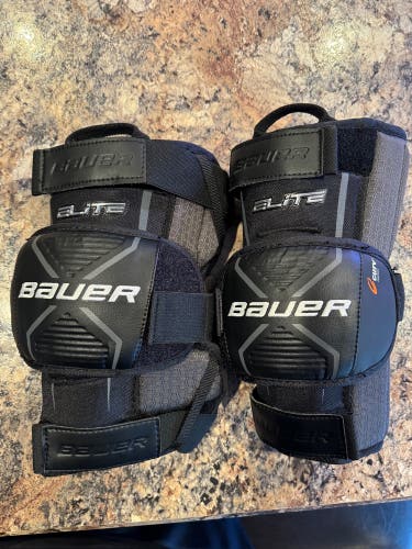 Bauer ELITE Intermediate goalie knee pads