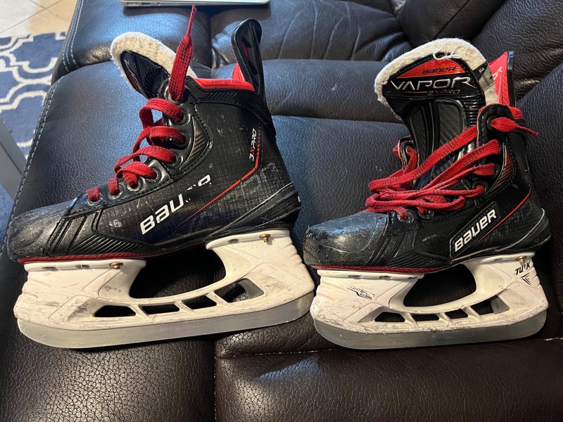 Used Junior Bauer Regular Width Size 1.5 Vapor 3X Pro Hockey Skates