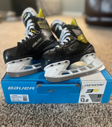 Used Youth Bauer Regular Width  12 Supreme 3S Hockey Skates