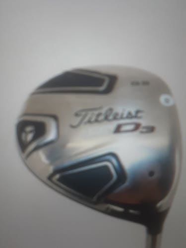 Used Men's Titleist 909 D3 Right Handed Driver Stiff Flex 9.5 Loft