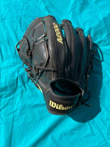 Black Used Wilson A2000 Left Hand Throw Pitcher's Baseball Glove 11.75"