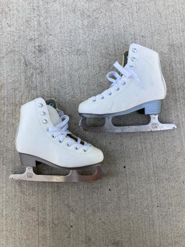 White Used DBX Figure Skates Junior 1