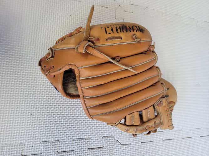 Used Top Grain Cowhide 11" Fielders Gloves