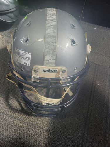 Used Schutt 2016 Recruit Hybrid Lg Football Helmets