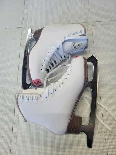 Used Jackson Excel Senior 5.5 Women's Figure Skates