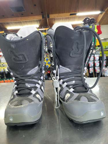 Used Burton Freestyle Senior 8 Men's Snowboard Boots