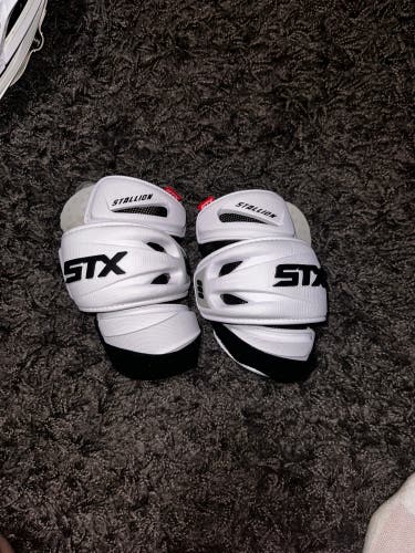 STX Stallion 900 Arm Pads