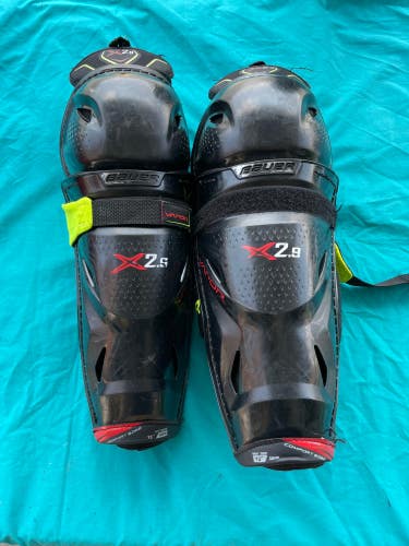 Used Intermediate Bauer Vapor X2.9 Shin Pads 13"