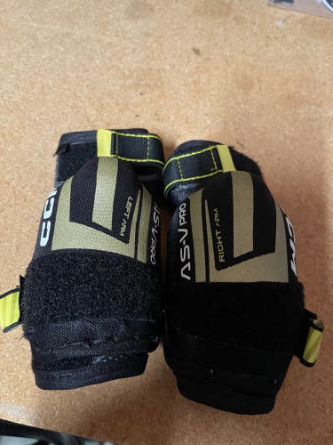 Used Youth CCM Tacks AS-V Pro Elbow Pads