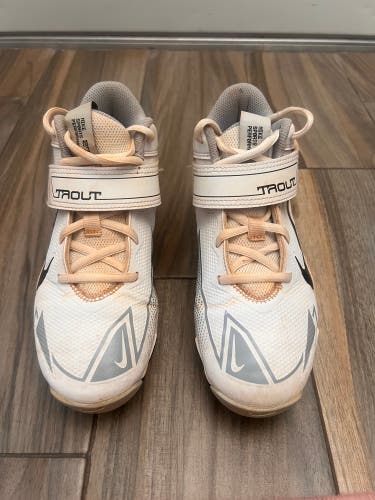 Nike trout baseball cleats size 4Y