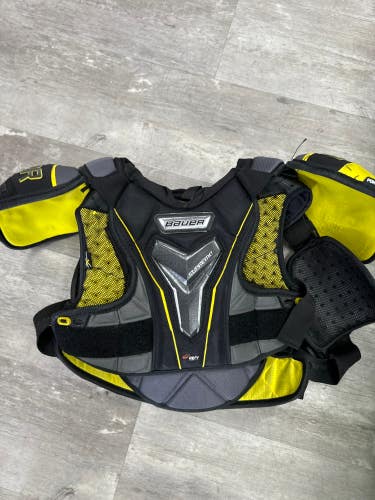 Used Small Senior Bauer Supreme 1S Shoulder Pads