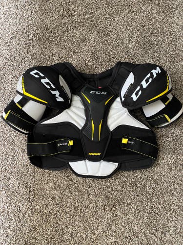 CCM Tacks 9060 Senior Hockey Shoulder Pads Large