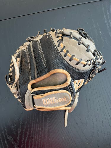 A2000 Wilson Catchers Mitt