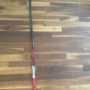 Used Intermediate Bauer Left Hand P28 Vapor Hyperlite Hockey Stick