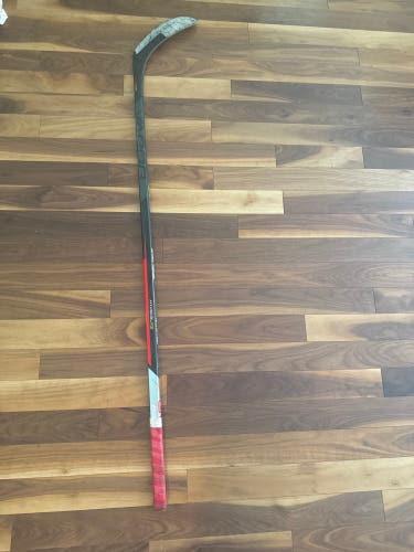 Used Intermediate Bauer Left Hand P28 Vapor Hyperlite Hockey Stick