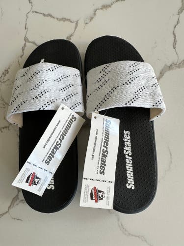 New w/tags Summer skates slides M