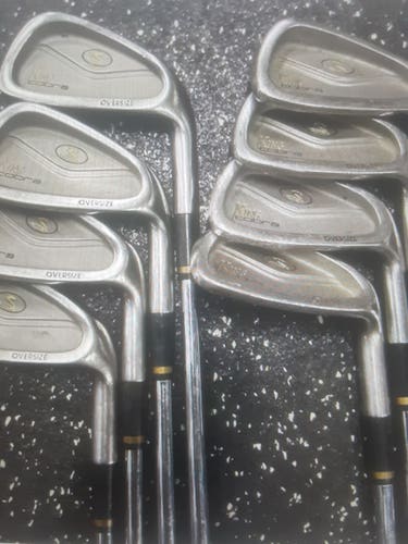 Used Men's Cobra King OS Right Handed Iron Set Regular Flex 8 Pieces