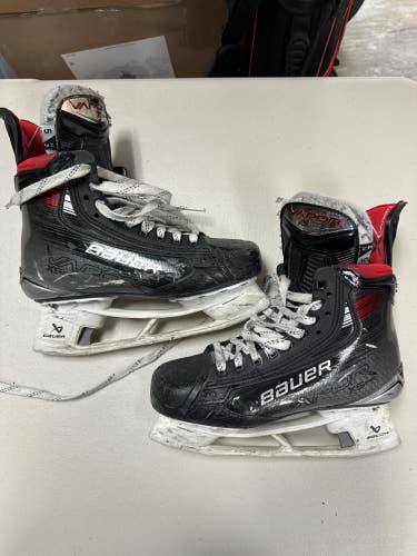 Used Intermediate Bauer Vapor X5 Pro Hockey Skates Regular Width Size 5 no blade