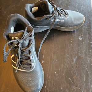 Black Used Size 4.5 (Women's 5.5) Youth Unisex New Balance Shoes