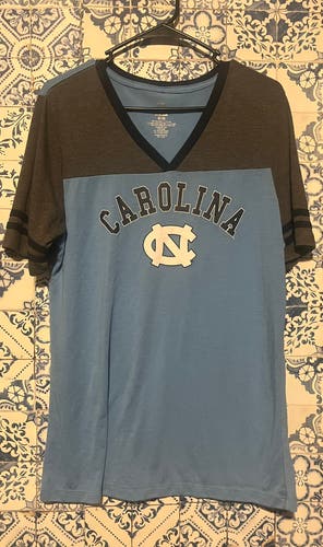 North Carolina Tar Heels women’s XL shirt