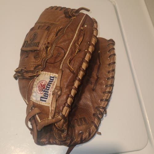 Used Right Hand Throw Nokona AMG175K Baseball Glove 12"