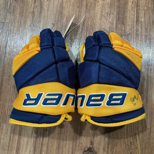 Used Junior Bauer Predators Gloves 12"