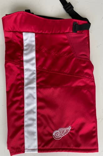 Brand New Medium Warrior QRE Shell Pro Stock - Detroit Red Wings